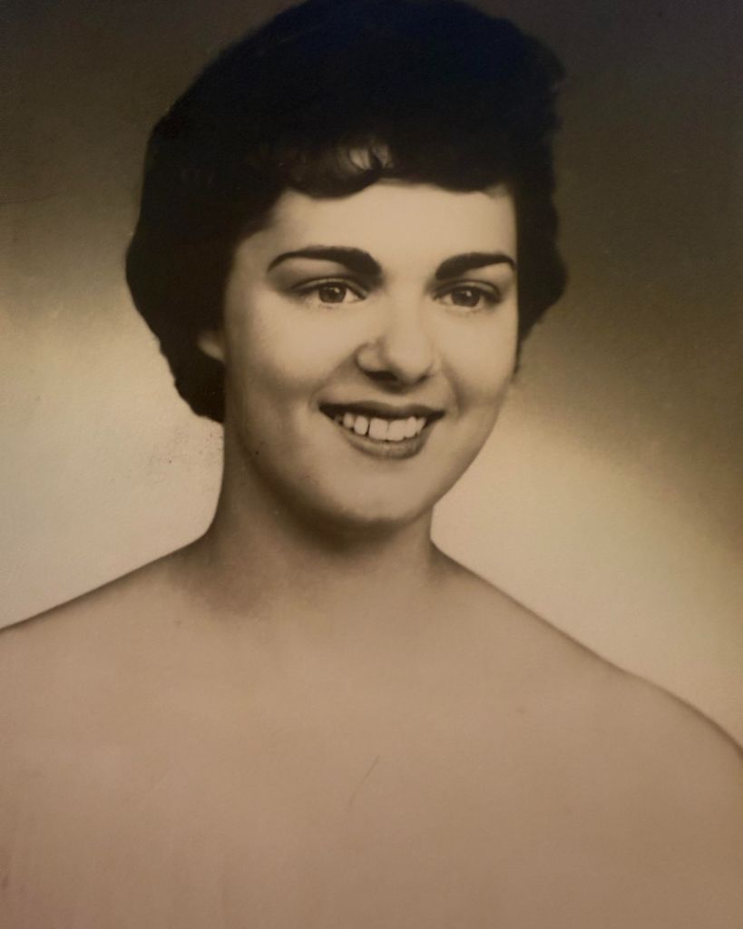 Vernonne "Vee" Weiner