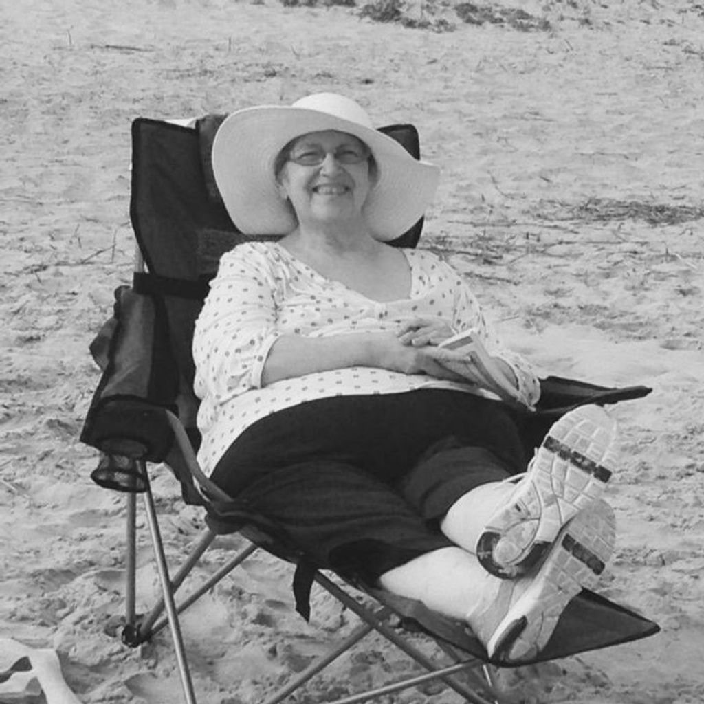 Suzanne Christine Mills Profile Photo
