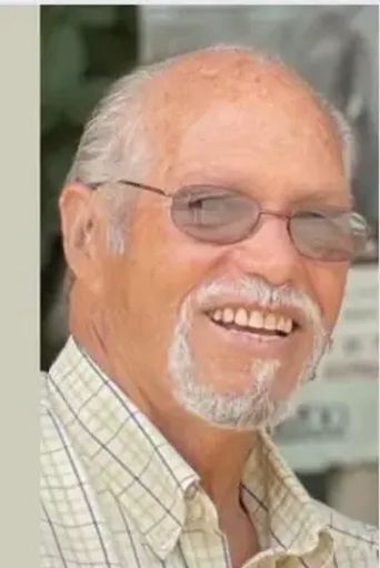 Charles Simmons Profile Photo