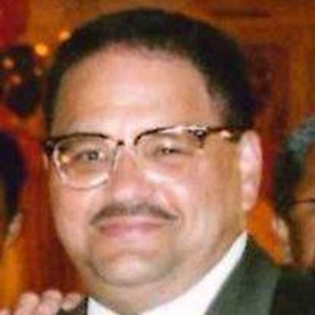 Robert  B Lopez