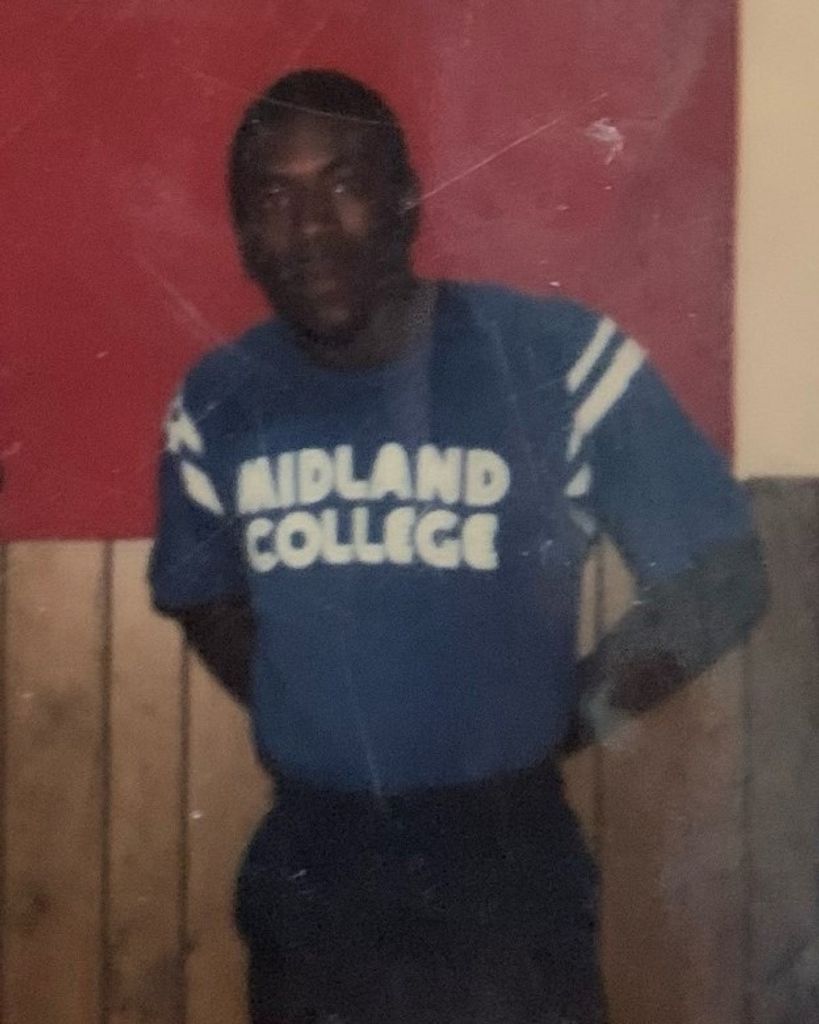 HOWARD EARL LOWE