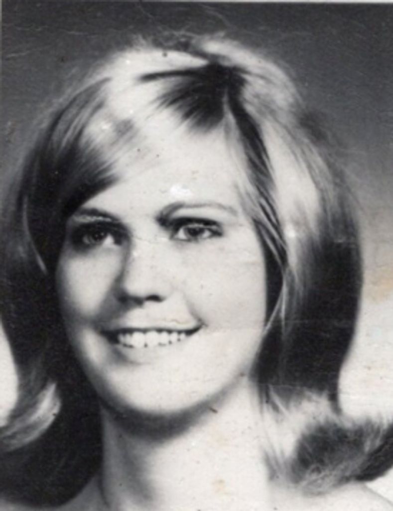 Vicki Lynn (Munson)  Derouanna