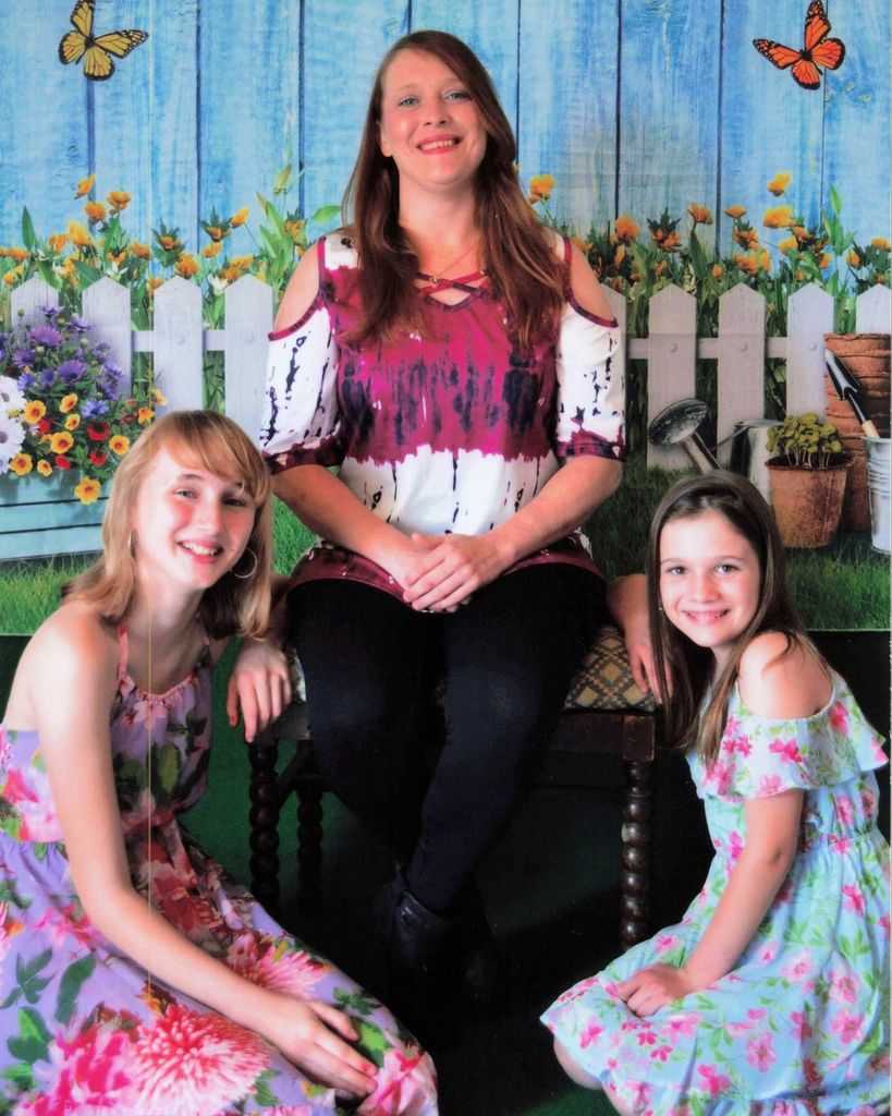 Ashley Nichole Hockin Profile Photo