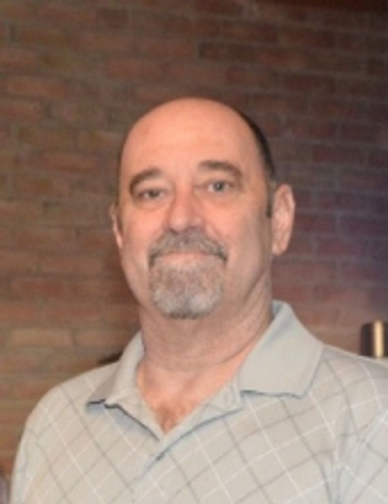 Raymond J Mooi Jr.