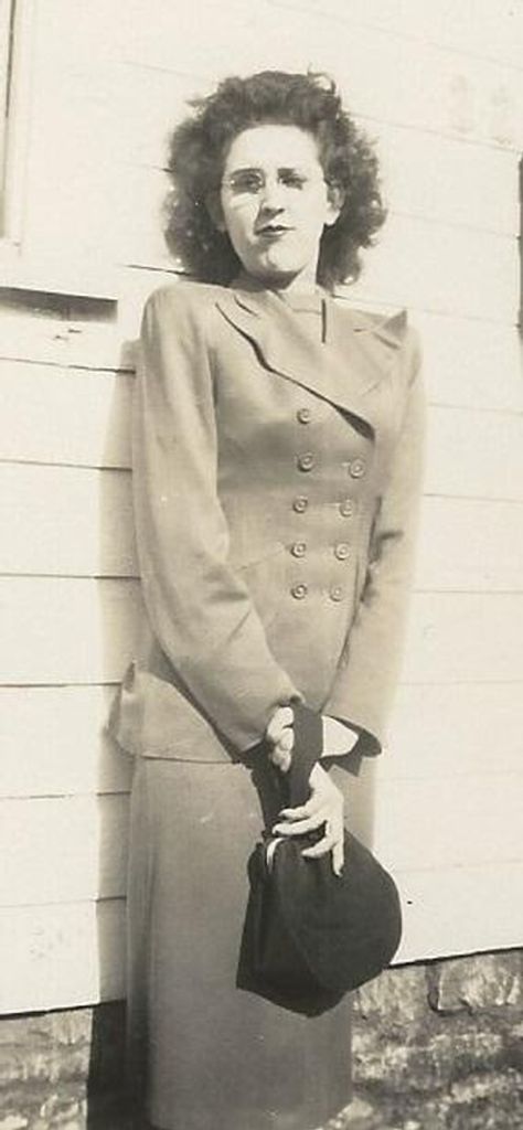 Livingston-Miss Earl D Burks