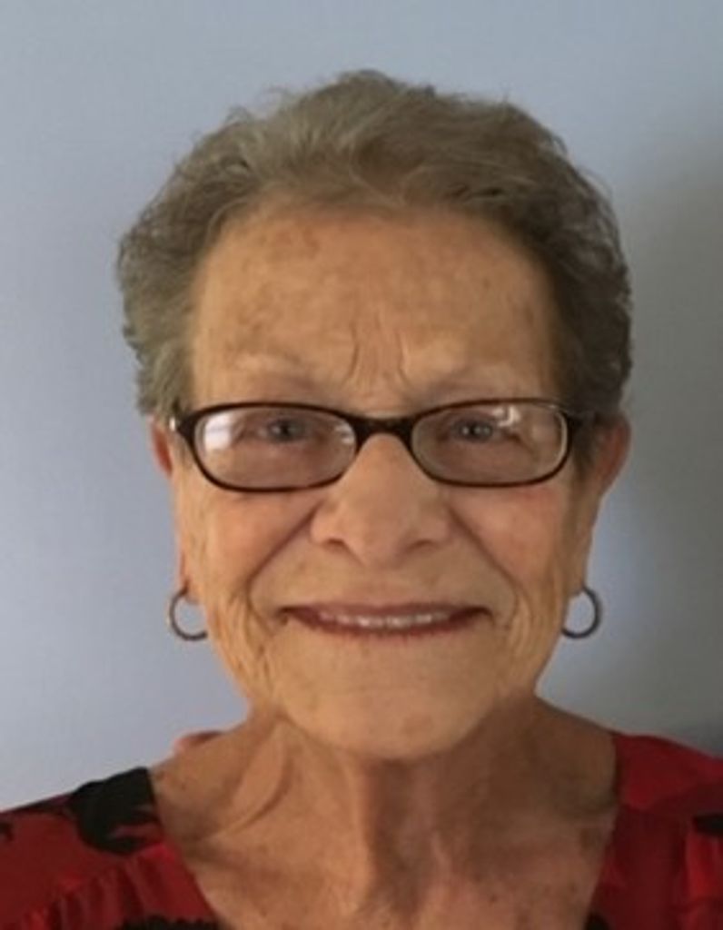 Lorraine M. (Cucolo)  Mcqueen