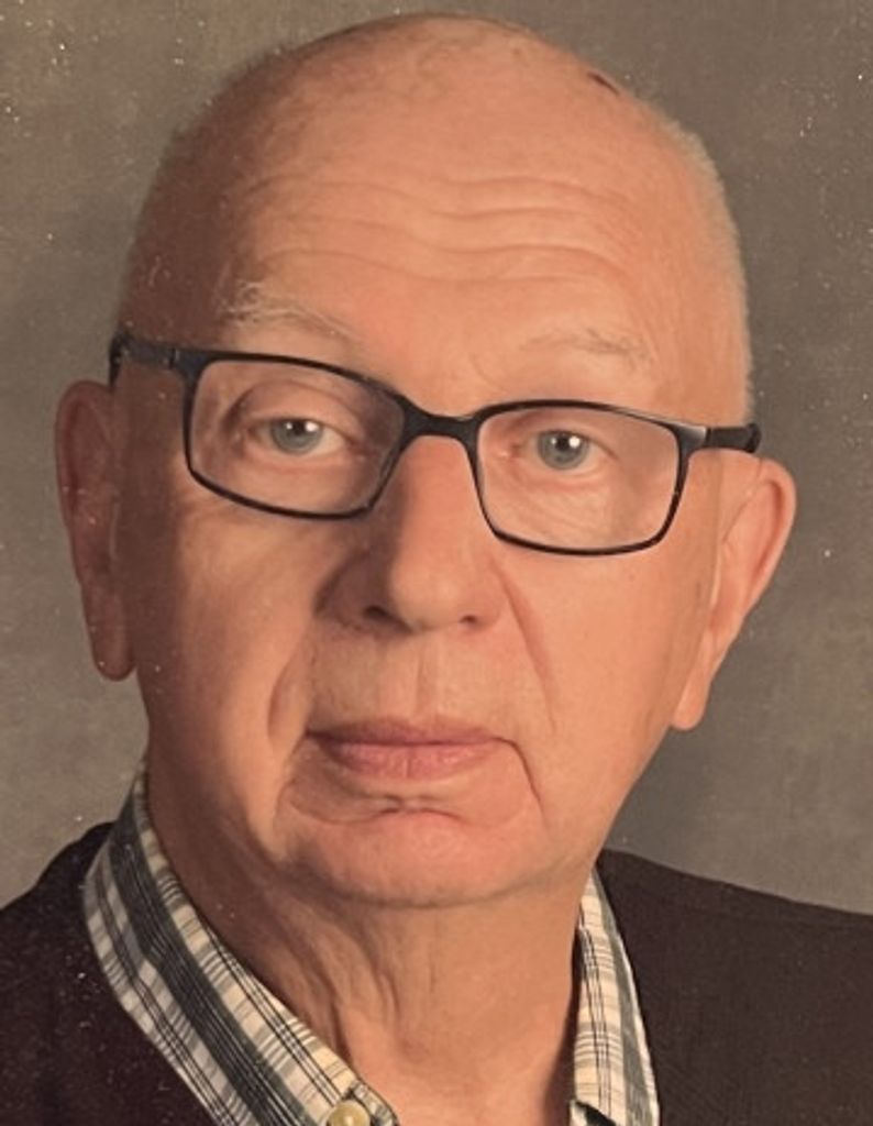 Arlo G. Yarolem Profile Photo