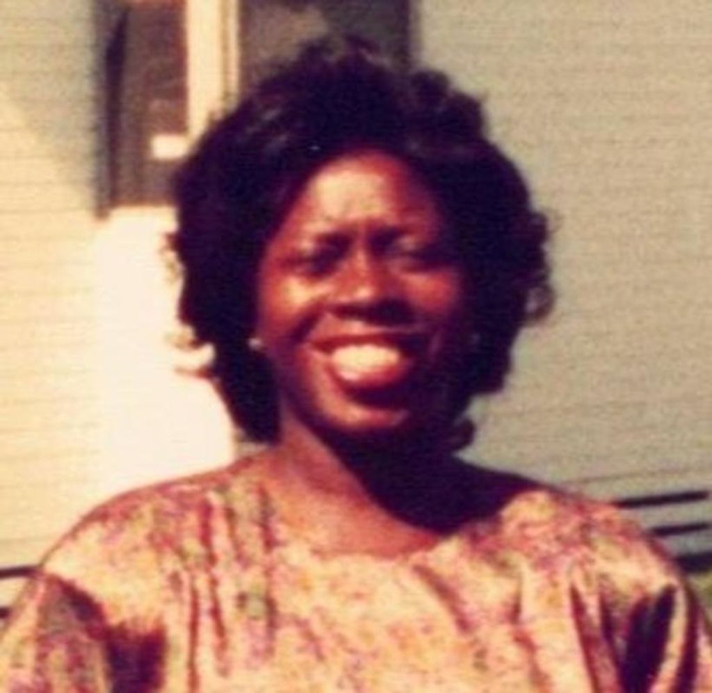 Ms. Lenette Holt