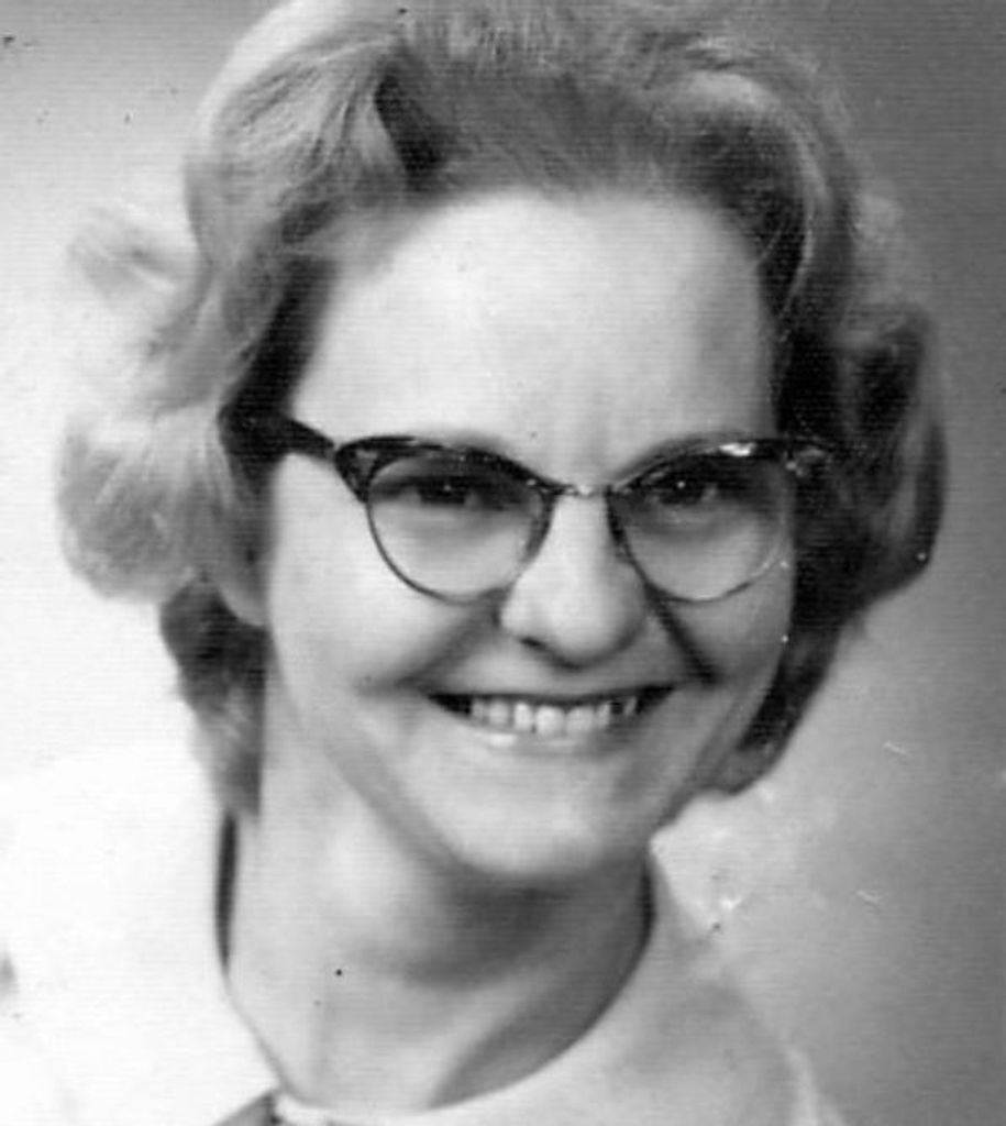 Evelyn L. -Evie- Loesch