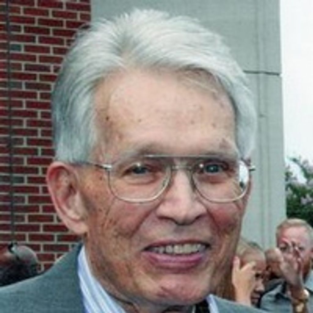 Robert Lindsey "Bob" Jones