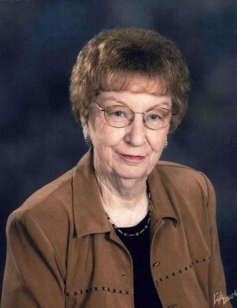 Dolores R Davis