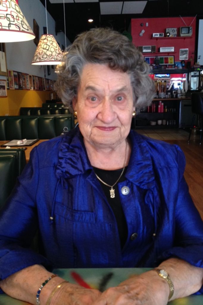 Dorothy A Glessner Averill