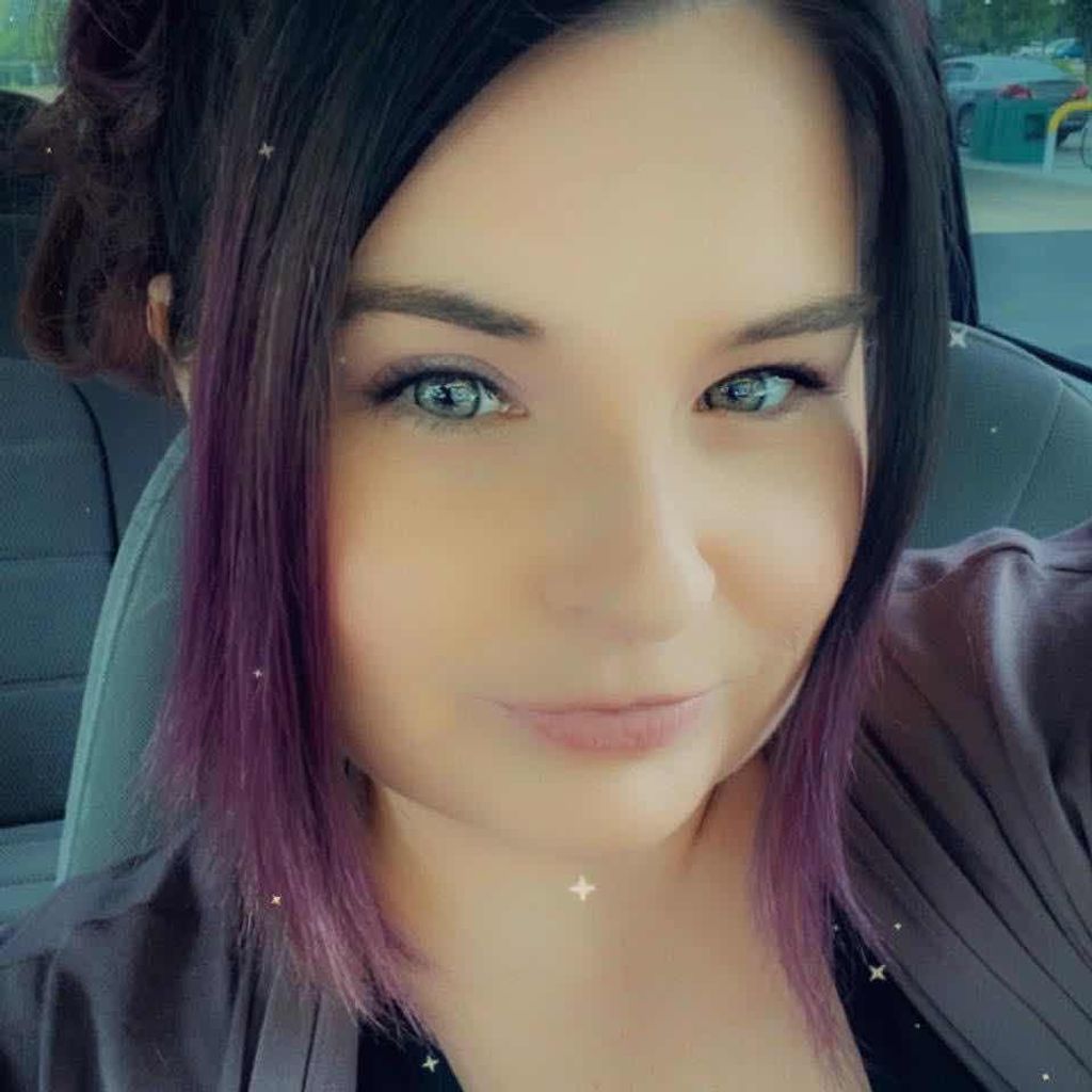 Lisa Yvonne Wyland Profile Photo