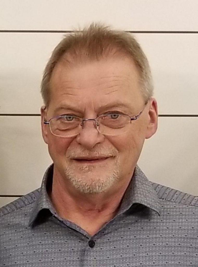 Michael Dean Pierce Profile Photo