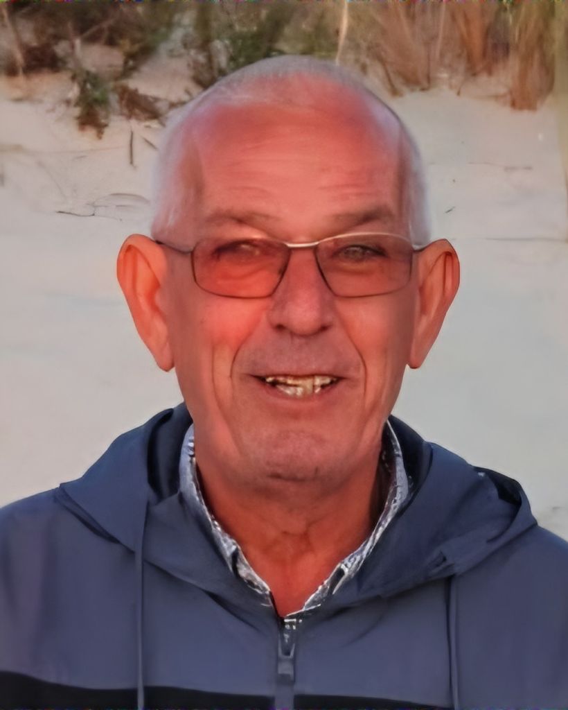 Ernesto "Ernie" De Sousa Medeiros Profile Photo