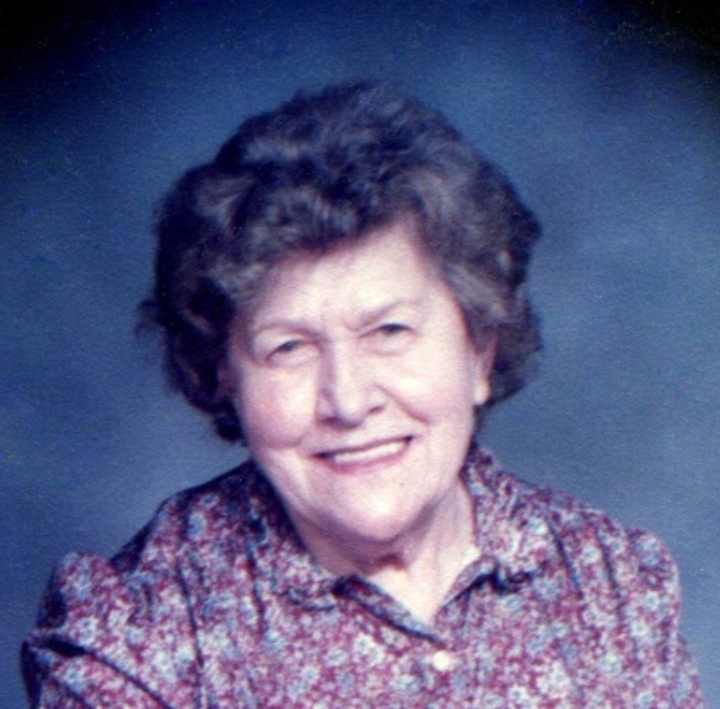 Julia Mika Profile Photo