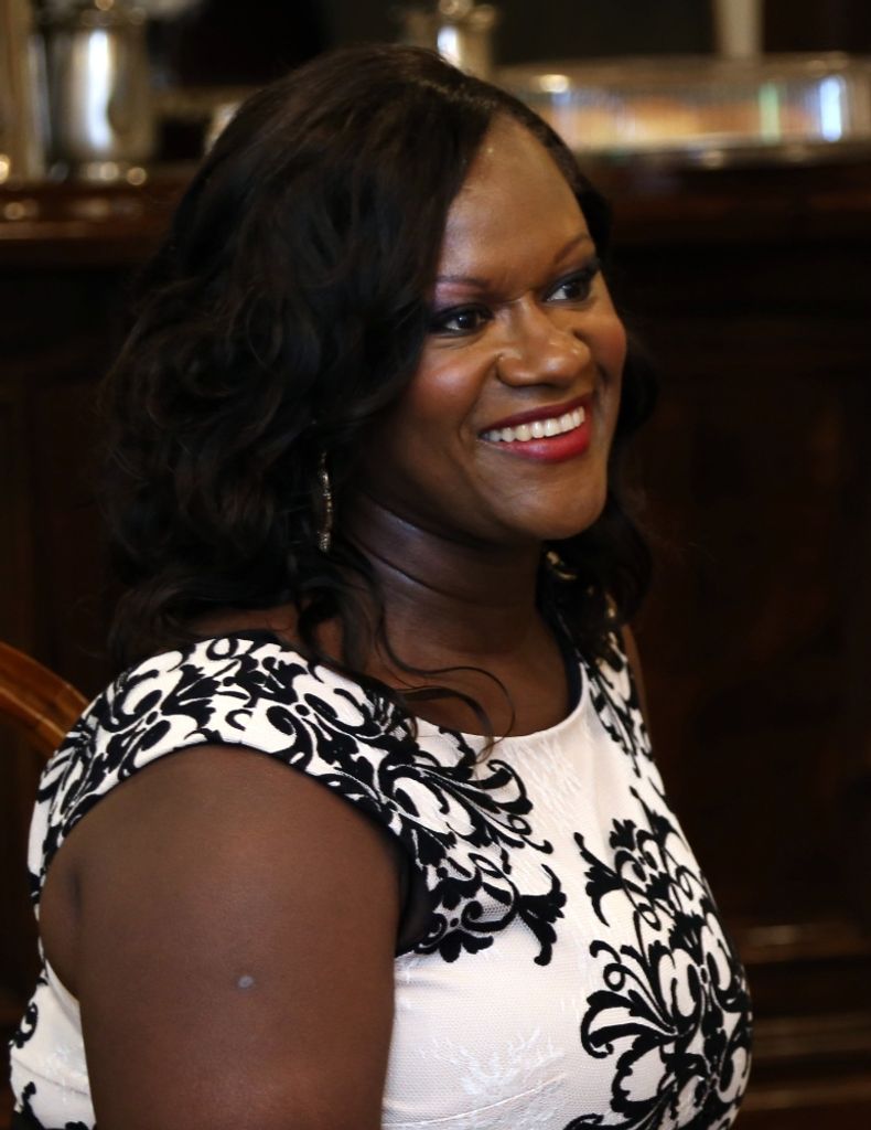 Dione Stephanie Clarke Bennett Profile Photo