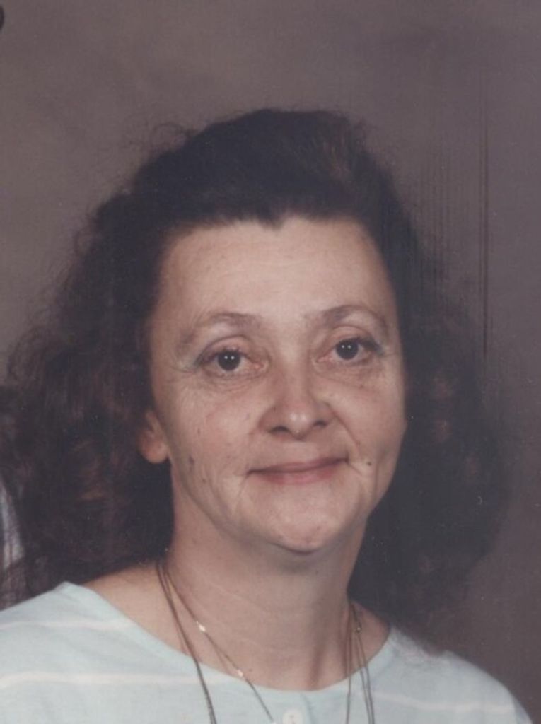 Carolyn Lee (`)  Collins