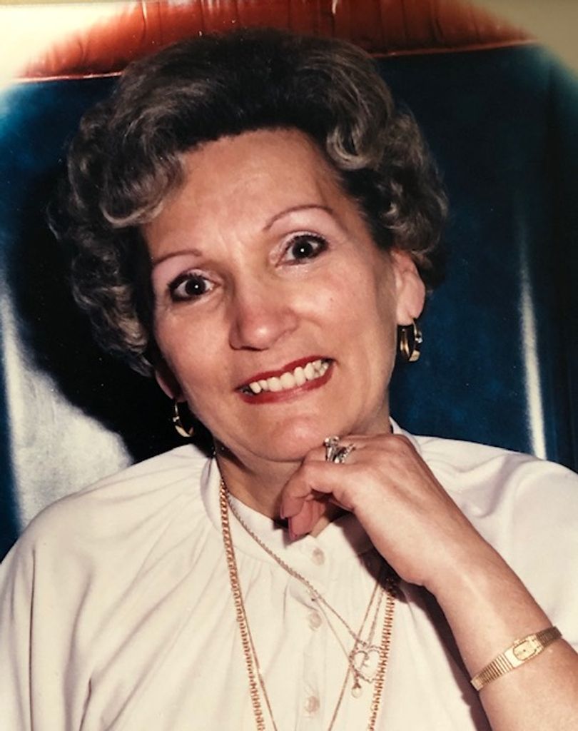 Lillian (Soares)  Horton
