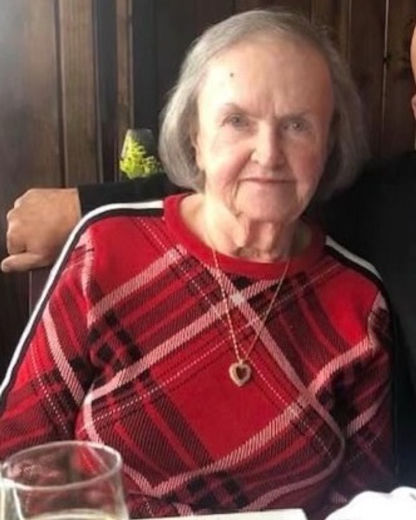 Gloria Helmuth