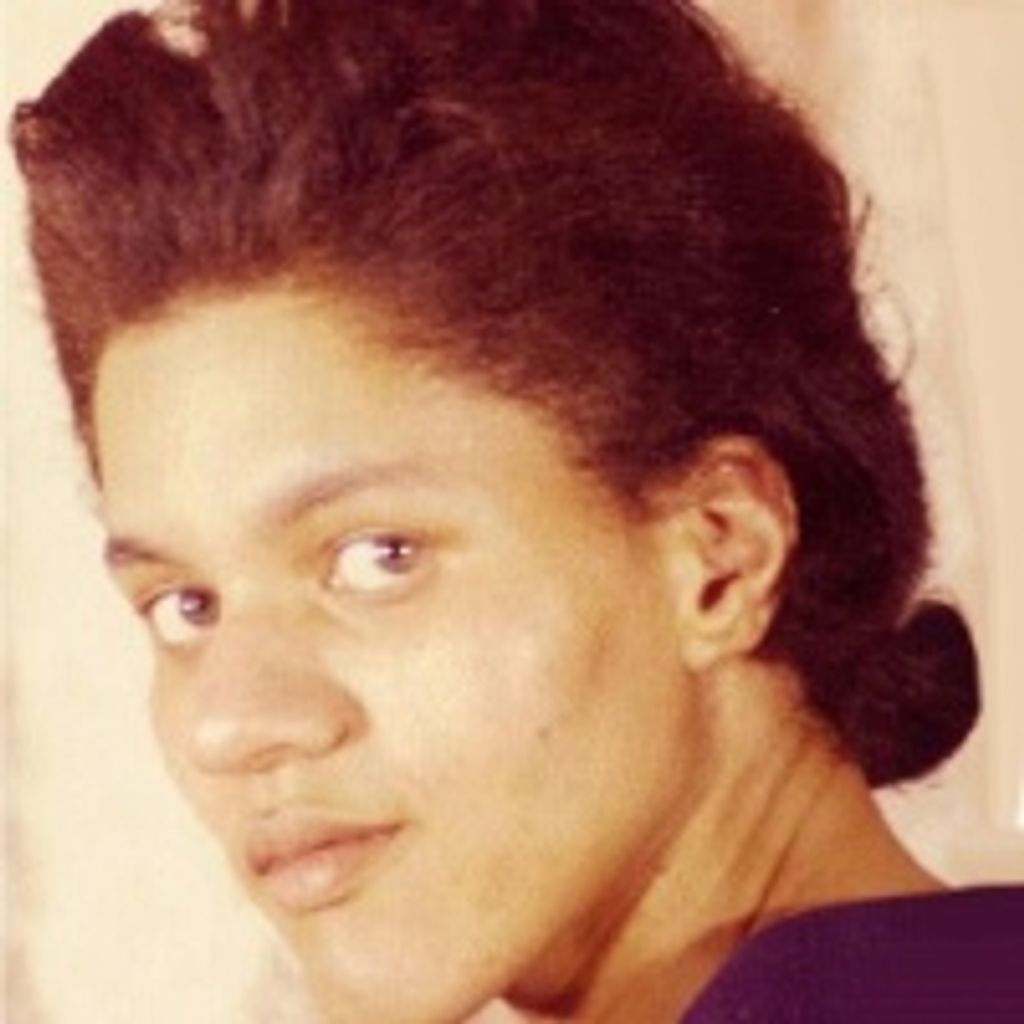 Linda Luvera Robinson