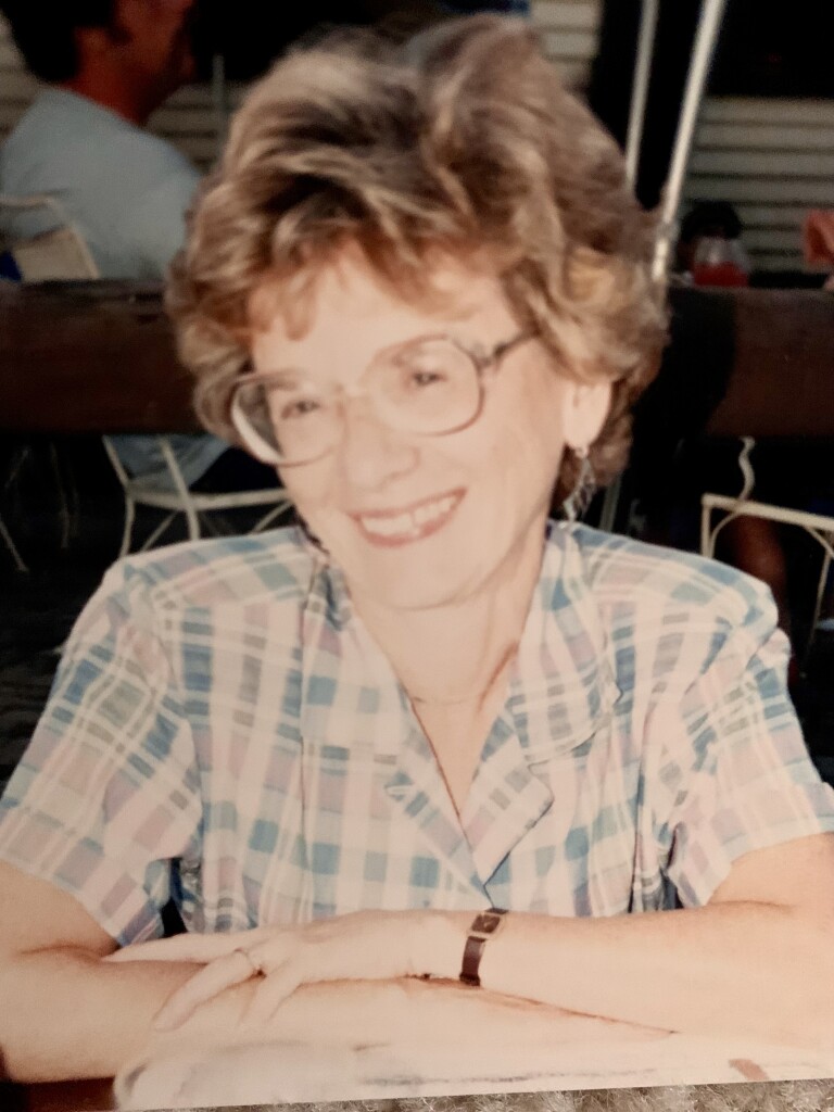 Elizabeth "Betti" R. McInnis photo gallery thumbnail 9 of 45