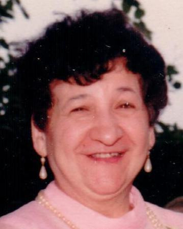 Stella Medeiros Profile Photo