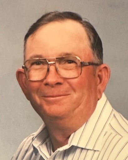 Lee Sternberger's obituary image