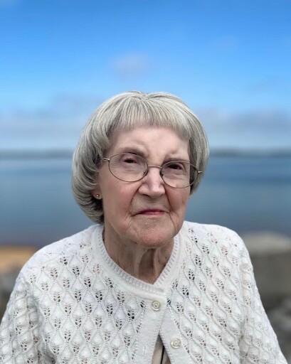 Beulah Davis Cox's obituary image