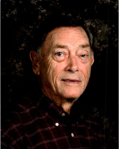 Robert D "Bob" McKenzie Obituary August 26, 2023 - Roberts Funeral Home