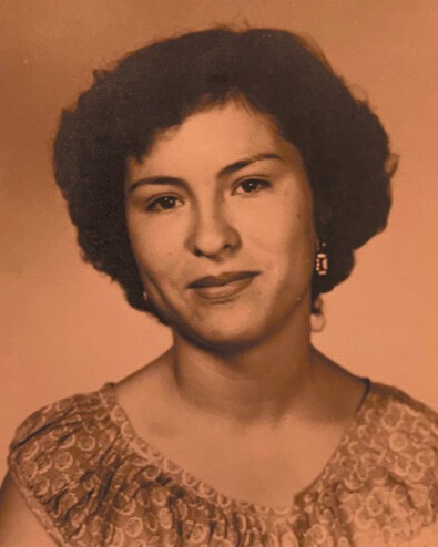 Elma Fuentes Profile Photo