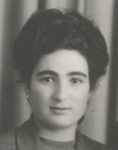 Giulia E. Gratta