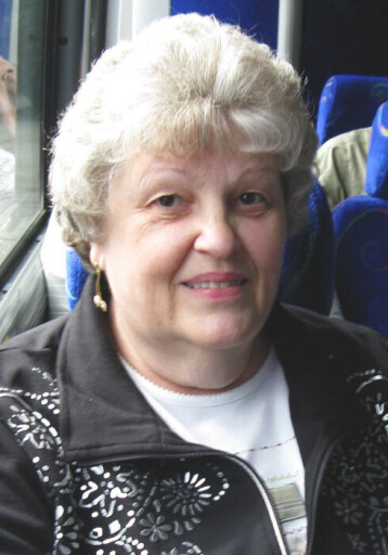 Carolyn Lewis Profile Photo