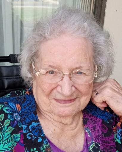 Linda Lou Vadzemnieks's obituary image