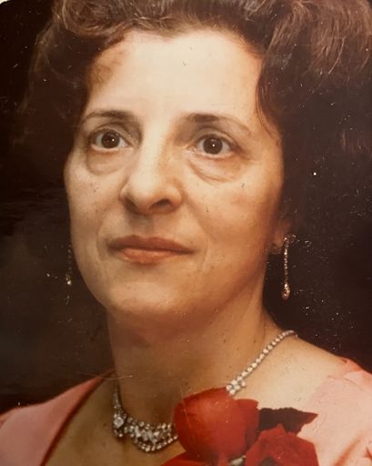 Yolanda Juzelenos's obituary image