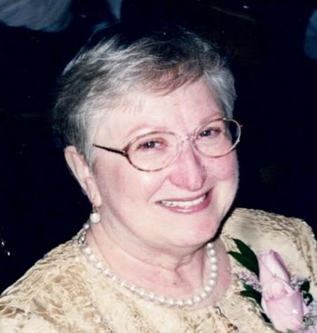Carolyn McElliott's obituary image