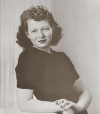 Niderost, Mae Rose Brueggeman