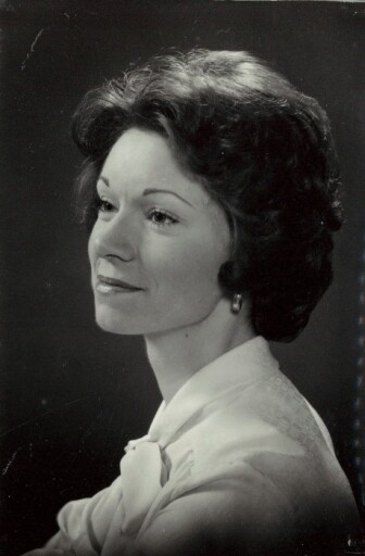 Suzanne Leigh (Fields)  Overton