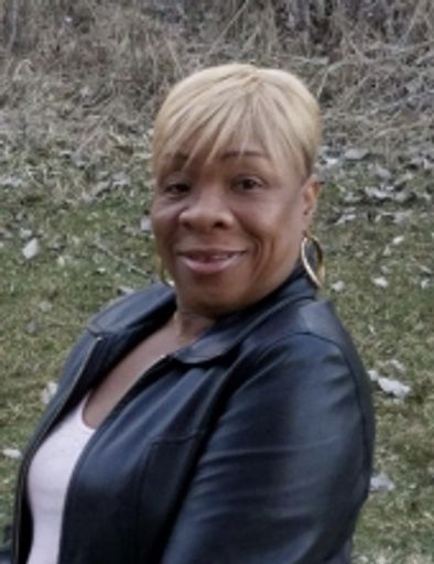 Desinthia T. Barry (Lansing) Profile Photo