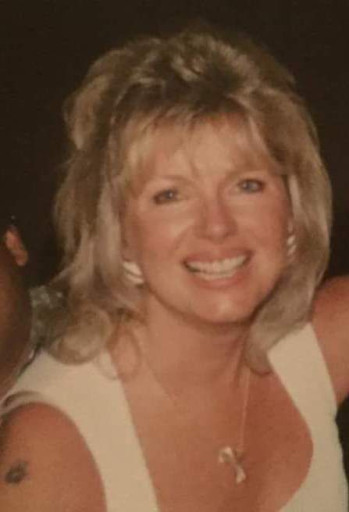 Maureen "Mo" (Murphy) DiStefano