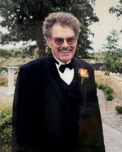 Darwin N. Stougard's obituary image