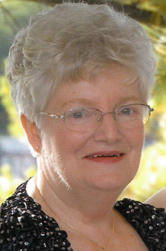 Helen Macnaughtan Profile Photo