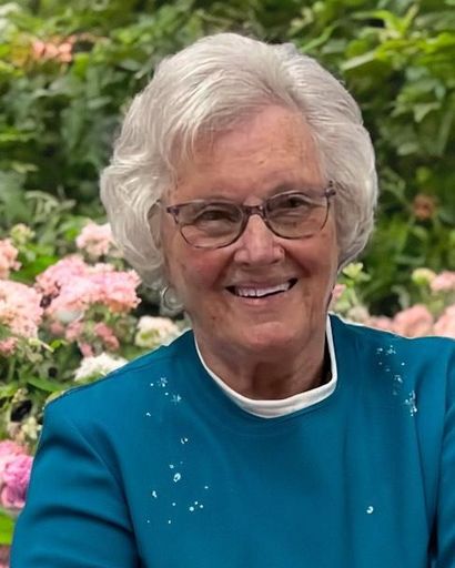 Mary Lillian Holt's obituary image