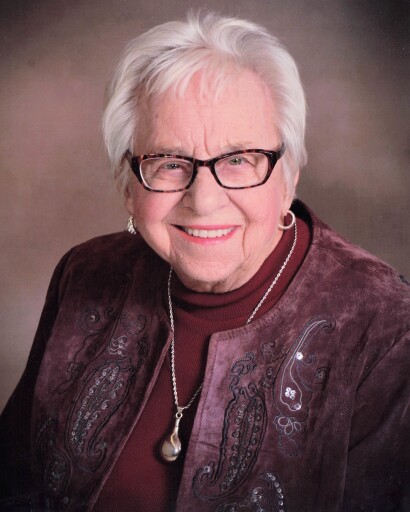 Erna C. Lahr's obituary image