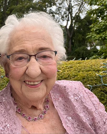 Gwendolyn M. Jones Obituary January 17, 2024 Hopkins Lawver Funeral