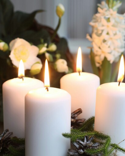 Christmas Candlelight Service's obituary image