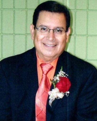 Salvador Flores