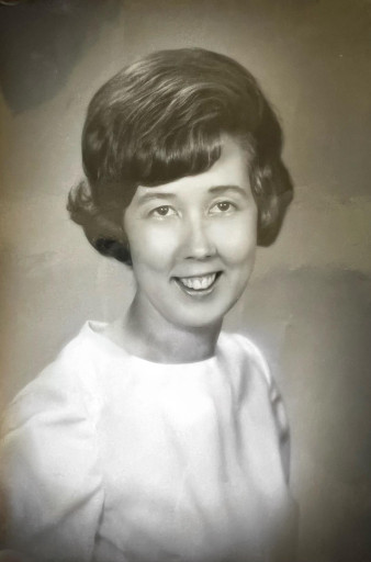 Mrs. Carolyn Norton Hollingsworth