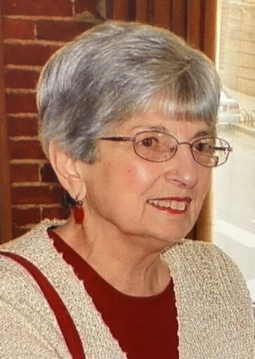 Lorraine L. (Apice)  Luzier Profile Photo