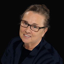 Janet Holmes Profile Photo